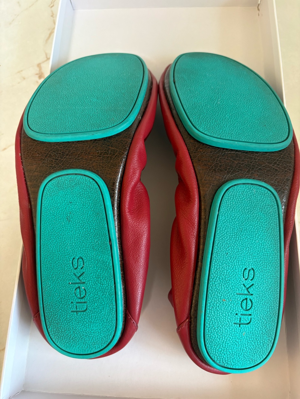 Red Tieks ~ size 10 - Picture 4 of 13